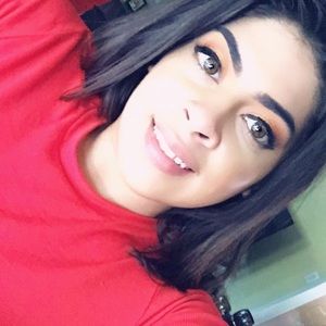 Meet your Posher, Lorena